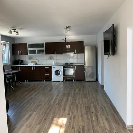 Casa Lucas Si Rafael Apartman *
