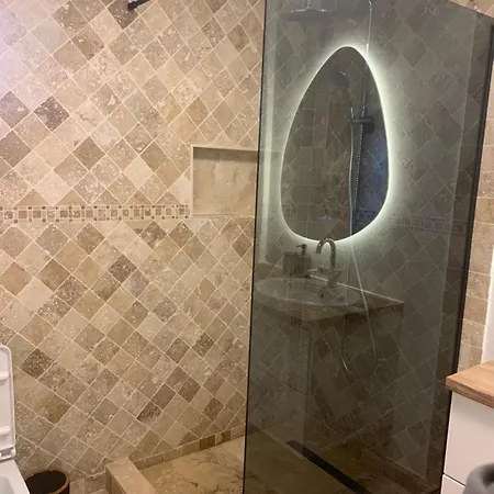 Casa Lucas Si Rafael Apartman *